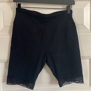 Closure Lace Trim Bike Short